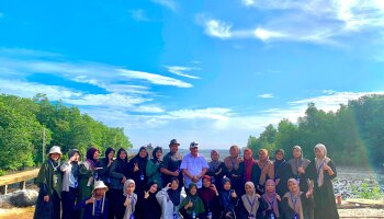 Bupati Bangka Barat  Berbagi Inspirasi dan Cerita Masa Kecil dengan Mahasiswa KKN IAIN SAS Babel Desa Pusuk