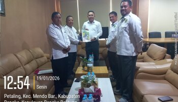 Dekan FSEI Serahkan Laporan Tahunan 2025 kepada Rektor IAIN SAS Bangka Belitung