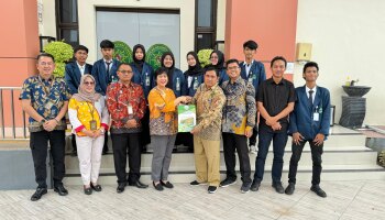 Delapan Mahasiswa PKL Prodi HKI Disambut Hangat Ketua Pengadilan Negeri Sungailiat