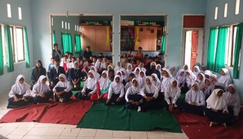 Edukasi Bahaya Pernikahan Dini, Mahasiswa KKN IAIN SAS Babel di Desa Air Madu Lakukan Penyuluhan Hukum Pernikahan Dini