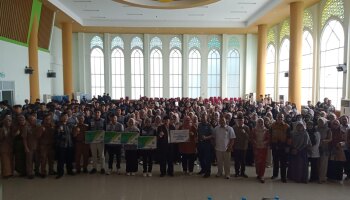 IAIN SAS Babel Lepas Mahasiswa KKN Reguler Mandiri Moderasi Beragama Tahun 2025, Satu Mahasiswa KKN Internasional di Malaysia