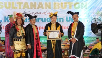 Kesultanan Buton Anugerahi Gelar Adat “MIA OGENA YI SYARA AGAMA” kepada Menag RI