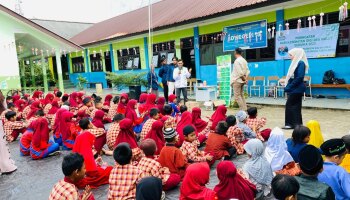 Kolaborasi Mahasiswa PPL IAIN SAS Babel dan Rumah Sehat BAZNAS Edukasi Kesehatan Gigi dan Mulut Sedunia di SDN 18 Pangkalpinang