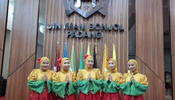 Kontingen IAIN SAS Babel turut berpartisipasi pada kegiatan SeIBa Internasional Festival dalam Bidang Tari Tampil Memukau