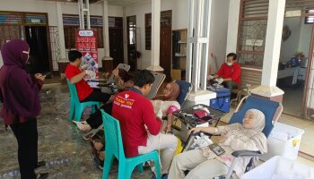 KSR PMI Unit IAIN SAS Babel Gelar Donor Darah dan Cek Kesehatan Gratis Bersama PMI Kecamatan Mendo Barat