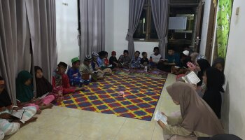 Mahasiswa IAIN SAS Bangka Belitung Gelar Pembacaan Yasin Bersama Anak-anak di Posko KKN