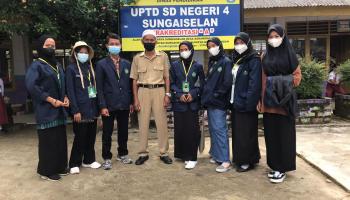 Mahasiswa KKN  Sosialisasi PHBS Kepada Anak SDN 04 Sungaiselan