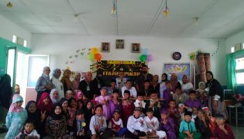 Memperingati Maulid Nabi : Mahasiswa KKN Dusun Malik Baru Berkolaborasi Dengan SDN 15 Sungai Selan