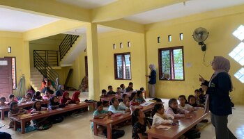 Mahasiswa KKN IAIN SAS Babel Adakan Bimbel dan Tahsin Qur'an Gratis di Desa Pusuk