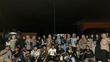 Mahasiswa KKN IAIN SAS Babel Gelar Nonton Bareng Film “Agak Laen” Bersama Warga