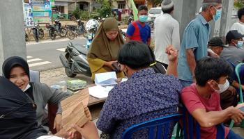 Mahasiswa KKN IAIN SAS Babel Ikut Serta dalam Mensukseskan Kegiatan Vaksinasi Covid-19 di Desa Munggu