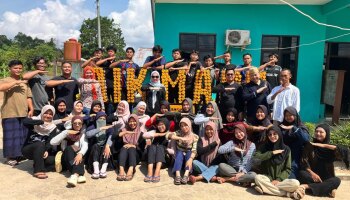 Mahasiswa KKN IAIN SAS Babel Kelompok 2 Desa Aik Madu Laksanakan Program Ecobrik