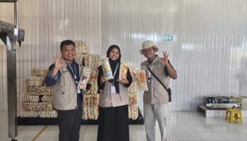 Mahasiswa KKN IAIN SAS Babel Kunjungi Pabrik Keretek, Getas, Kericu : UMKM Berkualitas Ekspor yang Menjaga Standar Higienis dan Sertifikasi Halal