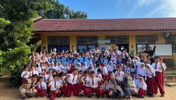 Mahasiswa KKN IAIN SAS Babel Kunjungi SDN 1 Kelapa Kampit Dan Adakan Kerja Bakti Bersama