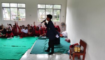 Mahasiswa KKN IAIN SAS Babel Sosialisasikan Bahaya Bullying dan Penanaman Akhlak di SD 7 Kelapa Kampit