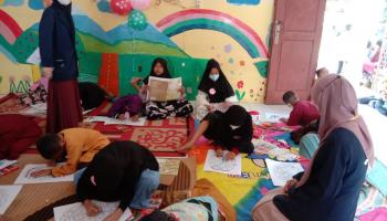 Mahasiswa KKN IAIN SAS Bangka Belitung Membantu Mengajar TPA/ TPQ  Al Hasanah di Desa Bukit Kijang