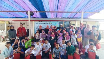 Mahasiswa KKN Internasional Terima Kedatangan Tamu dari Unisba Bandung