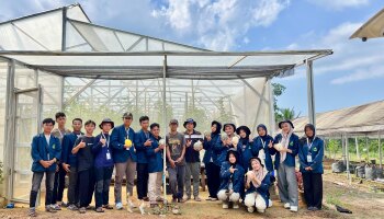 Mahasiswa KKN Kelompok 18 IAIN SAS Babel Kunjungi Kebun Melon dan Potensi Wisata Edukasi di Desa Namang