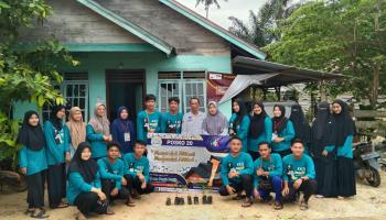 Mahasiswa KKN Kelompok 20 IAIN SAS Babel Bagikan 1000 Bibit Gratis Kepada warga Desa Pasir Putih