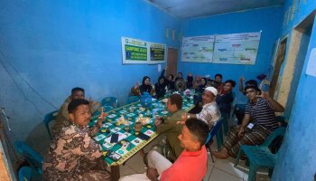 Mahasiswa KKN Melayu Serumpun bersama Keuchik  dan Pemdes bahas proker KKN di Gampong Leles