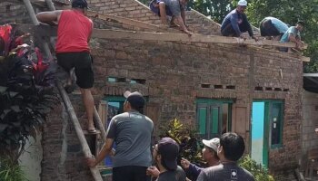 Mahasiswa KKN Nusantara 2025 Kelompok 7 Bersama Warga Jogobayan Laksanakan Program Bedah Rumah