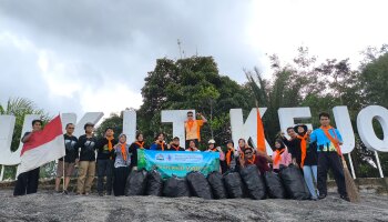 Mahasiswa Kopassas IAIN SAS Babel Gelar Aksi Bersih- Bersih di Bukit Kejora,  Dorong Kesadaran Jaga Lingkungan