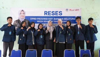 Mahasiswa PPLK II IAIN SAS Babel Ikut Serta dalam Kegiatan Reses DPRD Babel di SMA Negeri 2 Mendo Barat