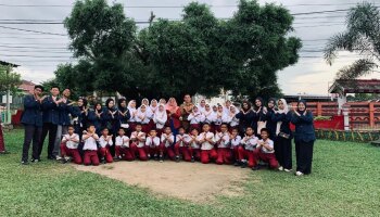 Mahasiswa Prodi BKPI Fakultas Tarbiyah IAIN SAS Babel Manfaatkan Momentum Hari Pahlawan Nasional Mengajak siswa SD Negeri 5 dan SD Negeri 17 Mendo Barat Mencegah Bullying Melalui Penyuluhan