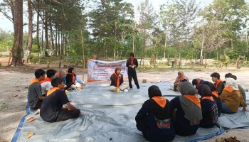 Malam Keakraban MAPALA Kopassas IAIN SAS Babel Pererat Solidaritas Anggota di Pantai Karang Mas