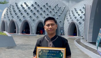 Maulana Hidayat,  Mahasiswa Prodi PAI IAIN SAS Babel, Raih Juara 1 Lomba Modest Fashion Designer Acara 5Th BEKISAH