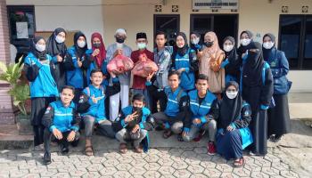 Berbagi di Bulan Suci Ramadhan, Formasi KIP-K IAIN SAS Bangka Belitung Bagi-Bagi Sembako