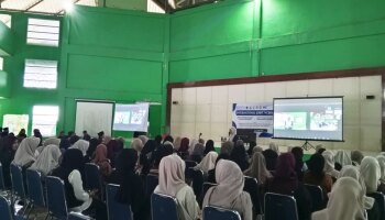 Menghubungkan Tradisi dan Inovasi: FSEI IAIN SAS Babel Undang Narasumber Mesir, Arab Saudi dan Thailand dalam International Joint Webinar