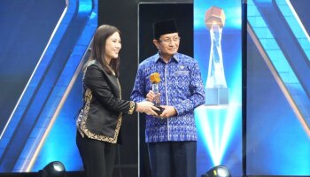 Menteri Agama Raih Anugerah Penggerak Nusantara 2025 Bidang Harmoni dan Ekoteologi