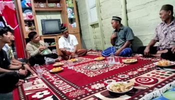 Kelompok 6 KKN IAIN SAS Bangka Belitung Jalin Silaturrahmi ke Tokoh Masyarakat Lubuk Lingkuk