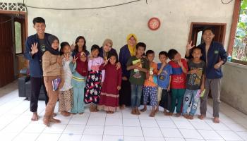 Peserta KKN Pulau Nangka Adakan Les Untuk Anak SD, Picu Semangat Belajar Anak