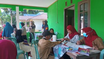 Posyandu Lansia di Desa Renggiang bersama Mahasiswa KKN IAIN SAS Babel