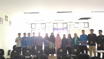 Puluhan Mahasiswa Prodi Akuntansi Syariah dibekali Pelatihan Mendeley dan Eviews