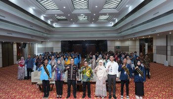 Rektor IAIN SAS Babel Hadiri Pengukuhan Komunitas Penerima Beasiswa BI 2024