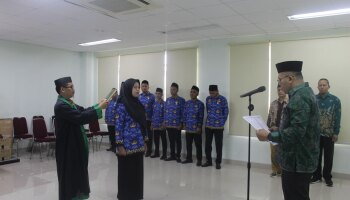 Rektor IAIN SAS Babel Melantik dan Mengambil Sumpah Jabatan Fungsional Dosen dan PPPK Tahap II Optimalisasi serta Penyerahan SK PPPK Paruh Waktu Formasi Tahun 2024