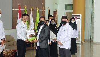 Rektor IAIN SAS Bangka Belitung Serahkan SK CPNS Formasi Tahun 2021