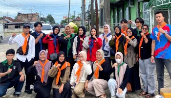 Semarak Ramadan, Mahasiswa Pencinta Alam dan Siswa Pencinta Alam Bangka Belitung Bagikan Takjil Gratis