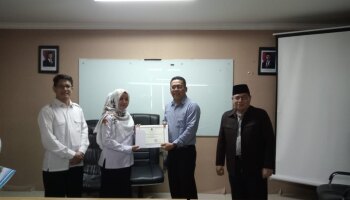 Serahkan 34 Sertifikat Serdos Tahun 2024, Rektor Semangati Dosen Agar Semakin Profesional dalam Pelaksanaan Tridarma