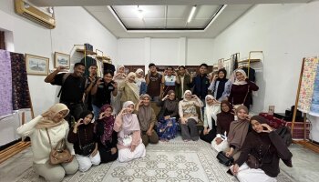 Tanah Wari: Menenun Sejarah Indonesia Melalui Fashion dan Pemberdayaan Masyarakat Lokal