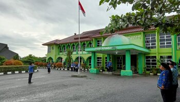 Upacara Peringatan Hari Pahlawan di IAIN SAS Babel Berlangsung Khidmat