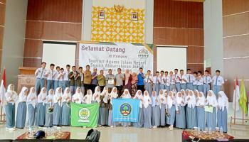 Wujudkan Rasa Ingin Tahu, Madrasah Aliyah Ikhlas Beramal Kundi Sambangi IAIN SAS Babel