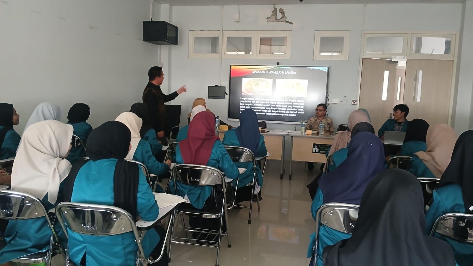 Tiga Dosen Fakultas Tarbiyah IAIN SAS Babel Lakukan Guest Lecturer