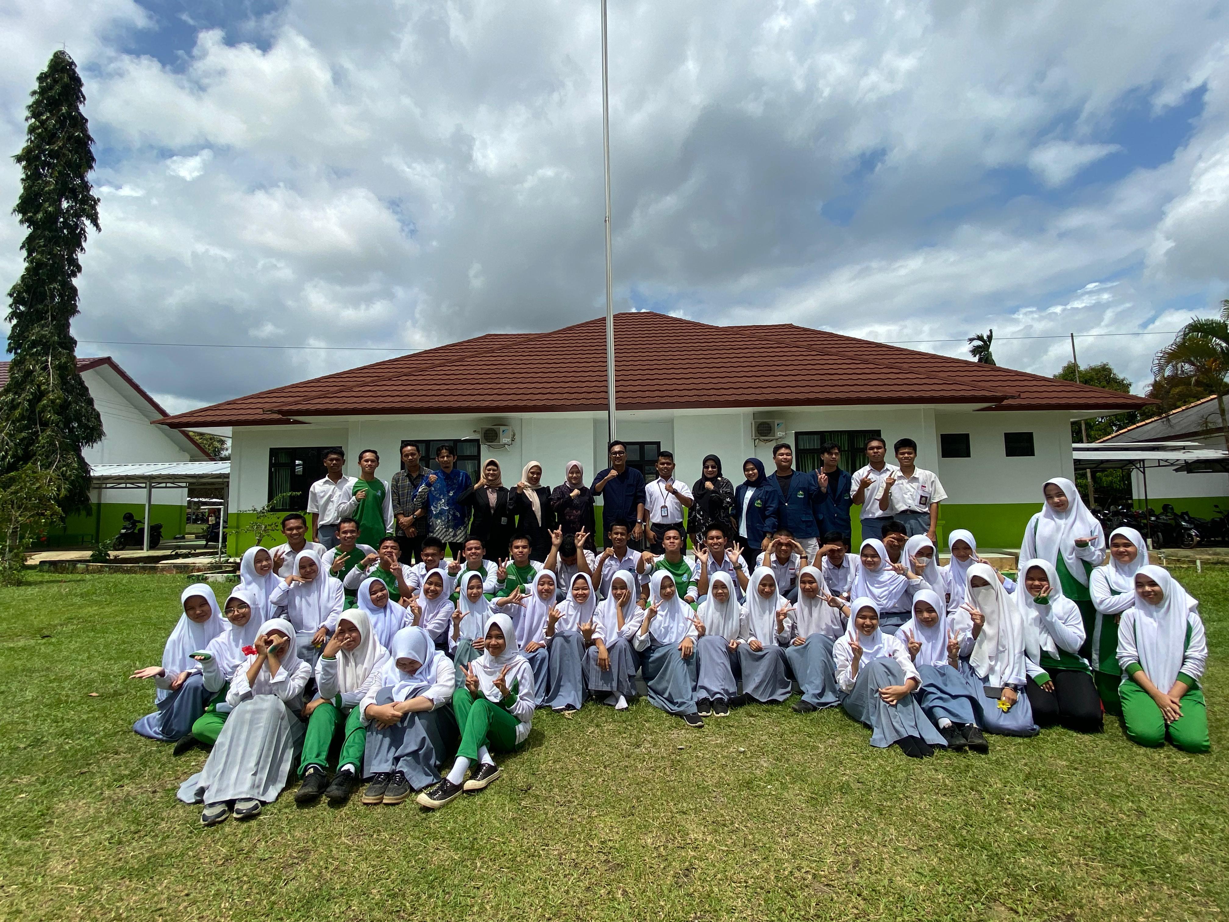 Tim Dosen Prodi ParSy Gelar Society Empowring, Peran Gen Z Untuk Pariwisata Berkelanjutan