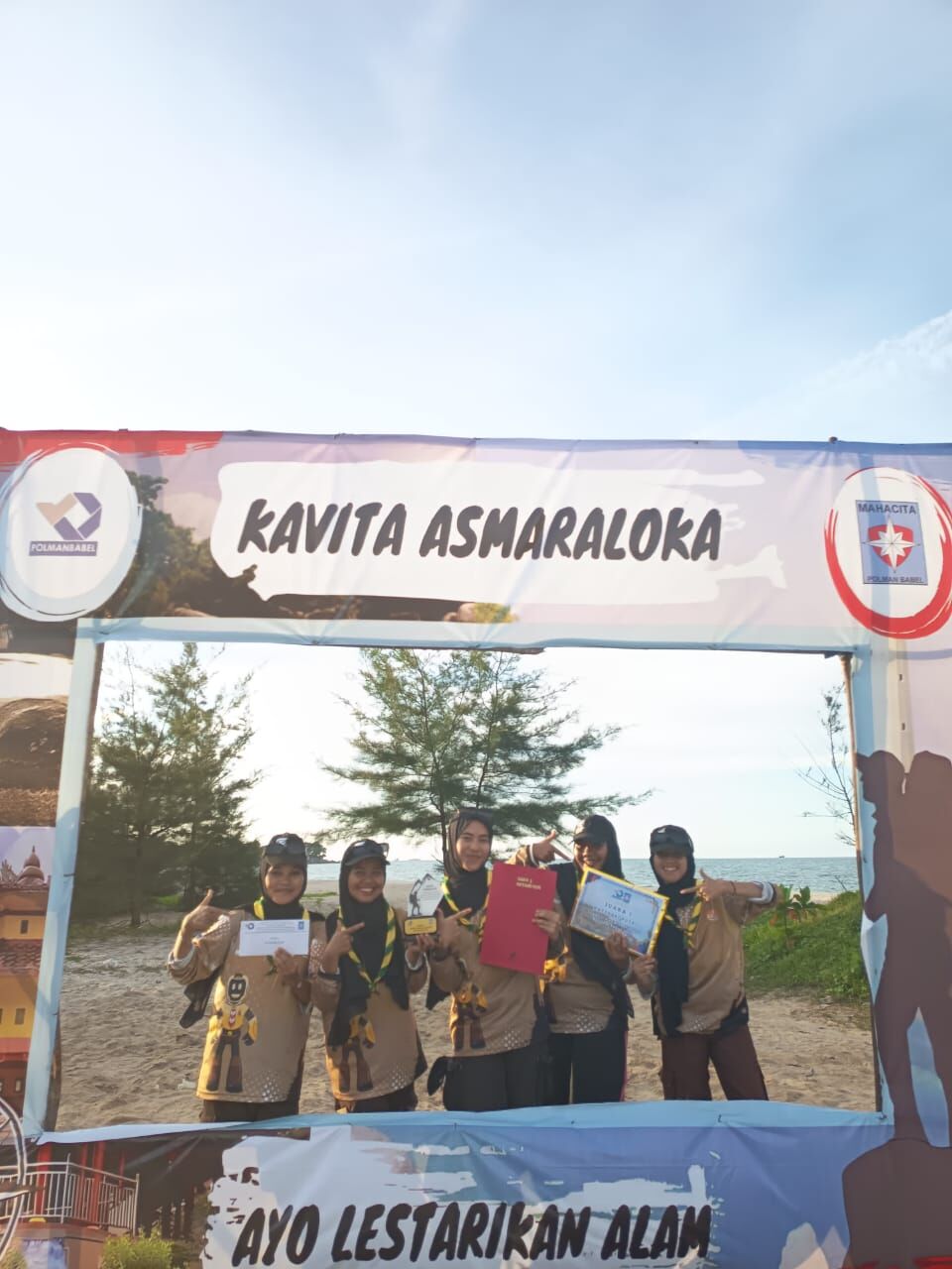 Tim Pramuka IAIN SAS Babel Raih Juara I Lomba Lintas Alam Mahacita Polman Babel