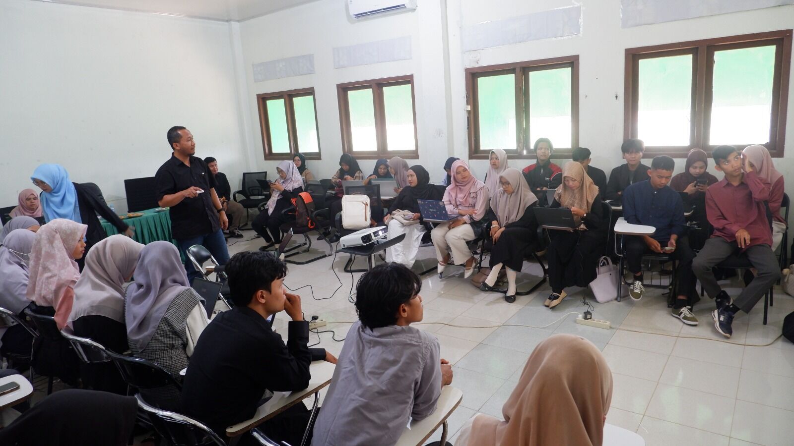 Tingkatkan Budaya Literasi Digital,Prodi BKI IAIN SAS Babel dan Dosen FISIP UBB Gelar Pelatihan Mendeley Bagi Mahasiswa