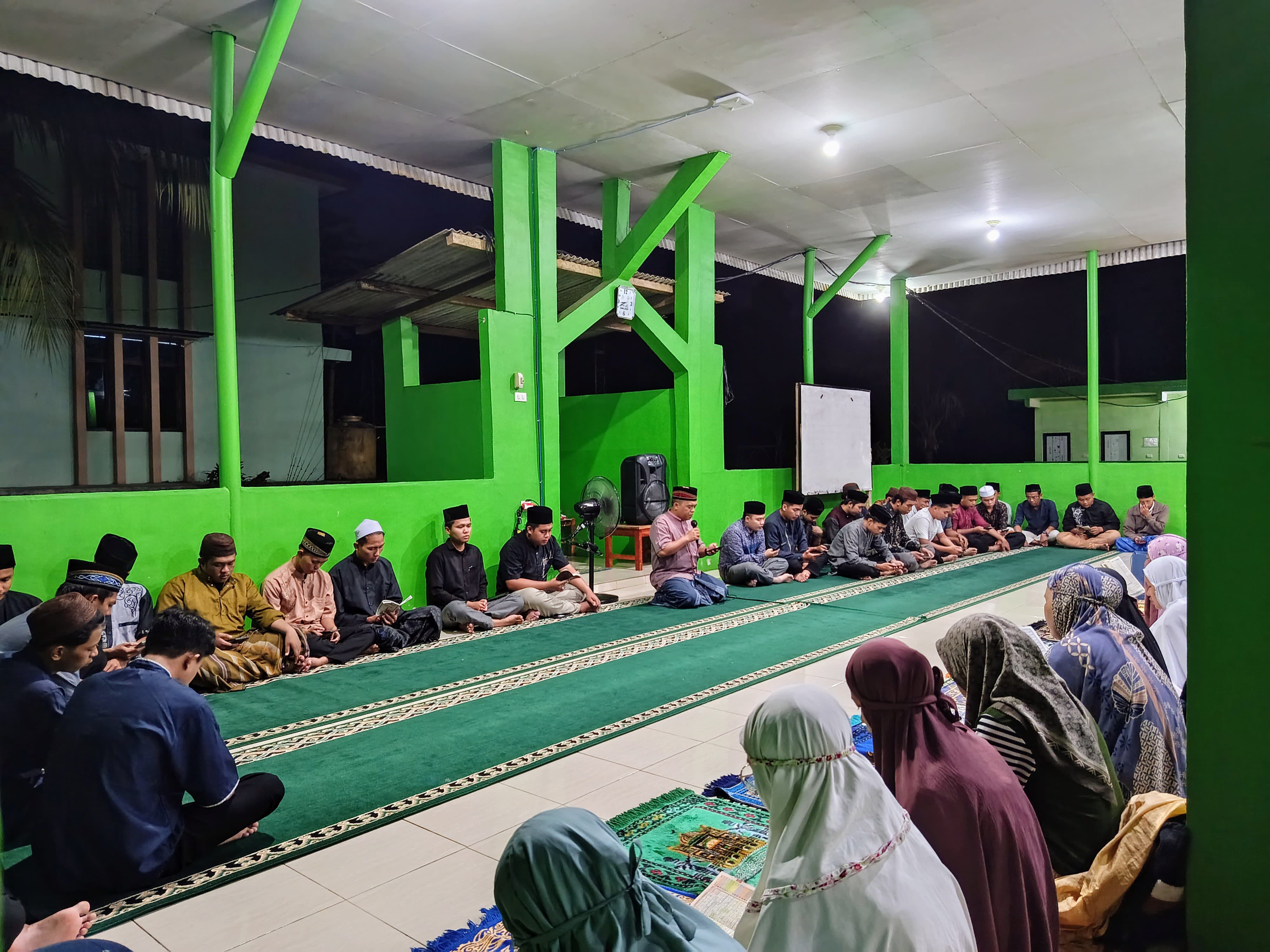 Tingkatkan Pendidikan Karakter Melalui Program Yasinan dan Do'a Bersama Setiap Malam Jum'at di Ma'had Al-Jami'ah IAIN SAS Babel.